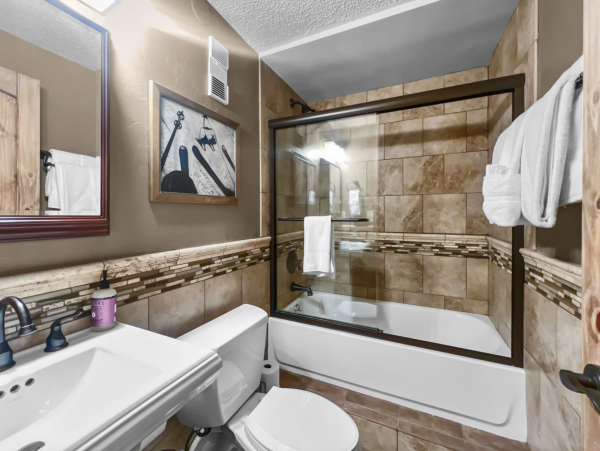 Copper MTN Center Village Pet Friendly condo Walk to Lift